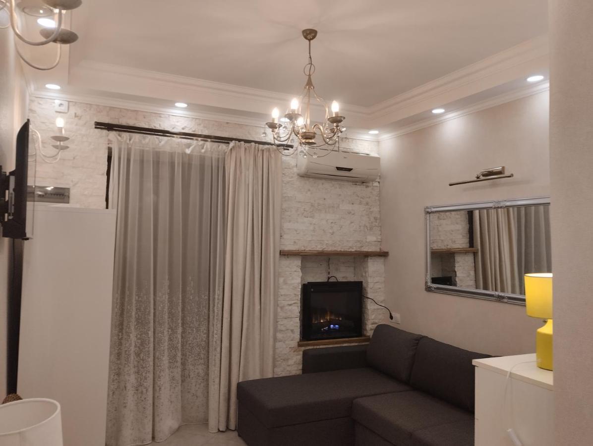 Room In Sololaki Tbilisi Esterno foto