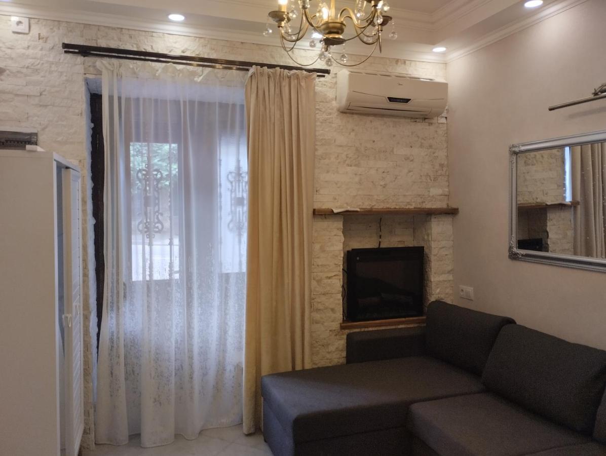 Room In Sololaki Tbilisi Esterno foto